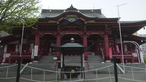 Vista-Frontal-Del-Templo-Shineiji-En-Sapporo,-Japón
