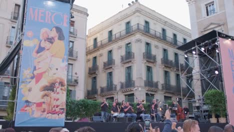 Musikshow-Auf-Der-Straße-La-Mercè-Barcellona-2022-4k-30fps