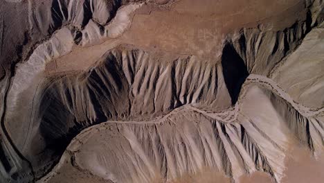 Vista-Aérea-Sobre-El-Desierto-De-Atacama,-Chile---De-Arriba-Hacia-Abajo,-Disparo-De-Drone