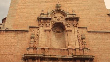 Historical-Landmark-Santa-Maria-Parish-Church-in-Sagunto,-Spain-Closeup