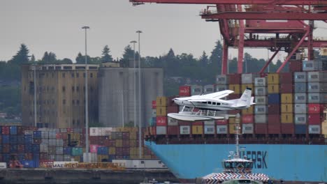Seaplane-Cessna-Caravan-Takes-Off-From-Vancouver-Harbour-Area-TRACKING