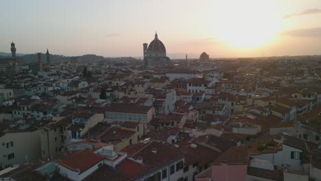 Aerial-drone-lifting-shot-of-the-Duomo-in-the-skyline-of-Firenze