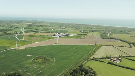 Windpark-–-Windturbinen-Auf-Dem-Land-Erzeugen-Umweltfreundlichen-Strom