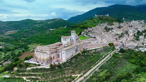 Aerial-Landscape-Of-The-Basilica-Of-Saint-Francis-And-Town-Of-Assisi-In-Perugia,-Italy