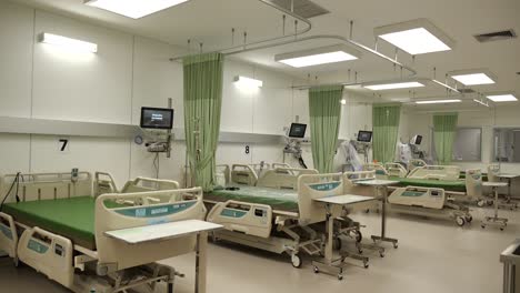 Patient-Ward-with-Equipment,-Nobody