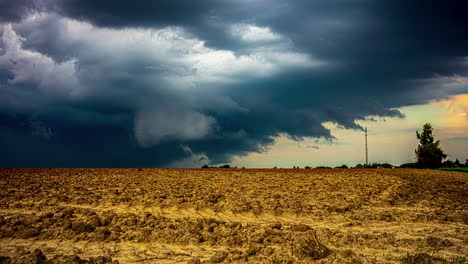 Dark,-stormy-cloudscape-time-lapse-in-the-farming-countryside