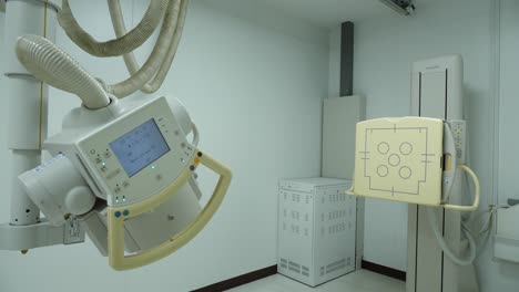 Empty-X-Ray-Room-with-Equipment,-Medium-Shot