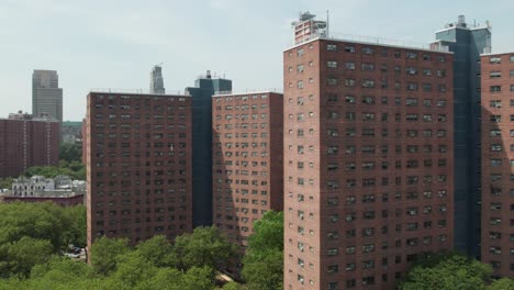 Riesige-Wohnprojekte-Im-Abschnitt-8-In-Harlem,-New-York
