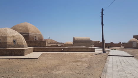 Mausoleum-Von-Mazlumkhan-Sulu,-Mizdarkhan,-Usbekistan