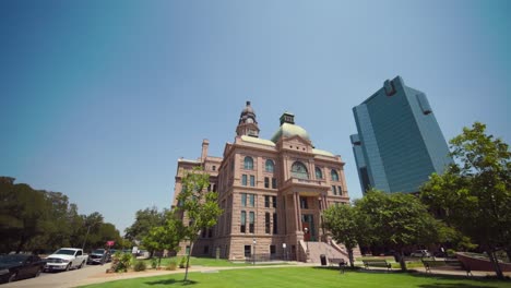 Weitwinkelaufnahme-Des-Tarrant-County-Courthouse-In-Fort-Worth,-Texas