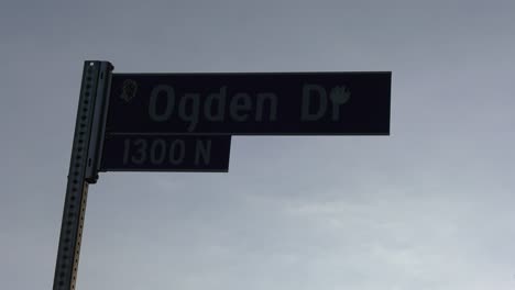 Señal-De-Calle-De-Ogden-Drive---Los-Angeles
