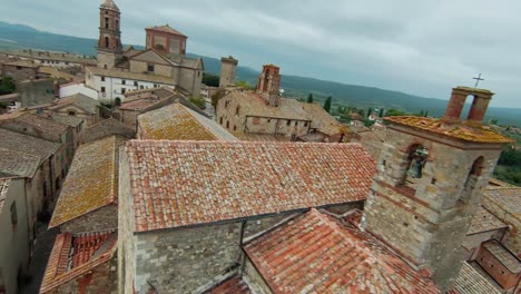 Flying-Through-The-Medieval-Town-Of-Lucignano-In-Tuscany