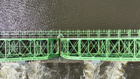 Top-Down-view-of-the-Mohawk-River-in-Upstate-NY