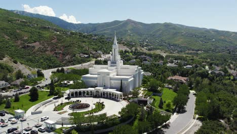 LDS-Mormon-Temple-in-Bountiful,-Utah-on-Summer-Day---Aerial