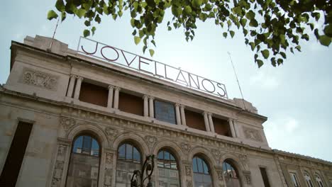 Wide-angle-clip-of-the-Jovellanos-theatre-in-Gijon,-Asturias,-during-a-sunny-day-in-summer