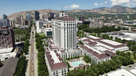 Grand-America-Famous-Hotel-in-Salt-Lake-City,-Utah---Aerial