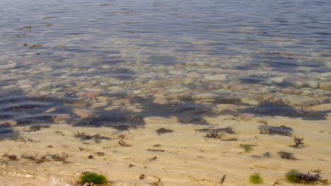 Blick-In-Das-Kristallklare-Meer-Auf-St.-Agnes-Auf-Den-Scilly-Inseln