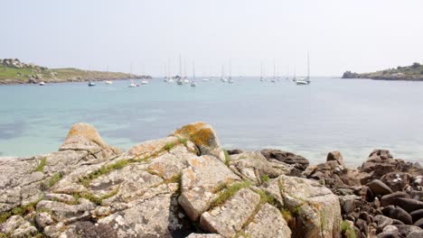 wide-shot-of-the-natural-harbour,-on-St-Agnes-and-Gugh-at-the-Isles-of-Scilly