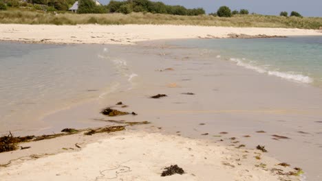 Weitwinkelaufnahme-Der-Flut,-Die-über-Die-Sandbank-Auf-St.-Agnes-Und-Gugh-Auf-Den-Scilly-Inseln-Fließt