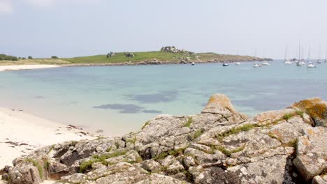 wide-shot-of-the-natural-harbour,-on-St-Agnes-and-Gugh-at-the-Isles-of-Scilly