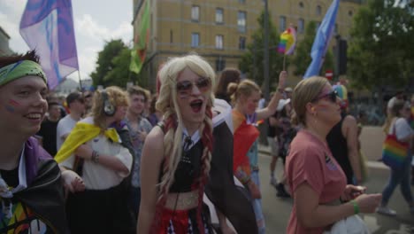 Fiesta-Transgénero-Durante-El-Desfile-Del-Orgullo-Gay-De-Amberes-2023-En-Bélgica