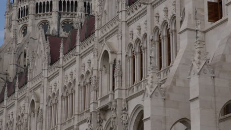 Gothic-Revival-Style-Facade-of-the-Hungarian-Parliament-Building-Budapest,-Tilt-Up