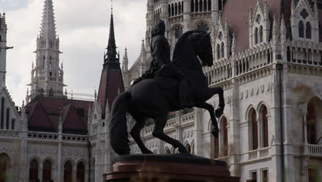Horse-Statue-in-Front-of-Hungarian-Parliament-Building-in-Budapest