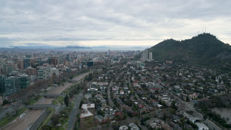 Skyline-Von-Santiago-De-Chile-Am-Morgen