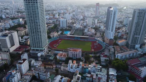 Stadion-In-Der-Stadt-Vietnam