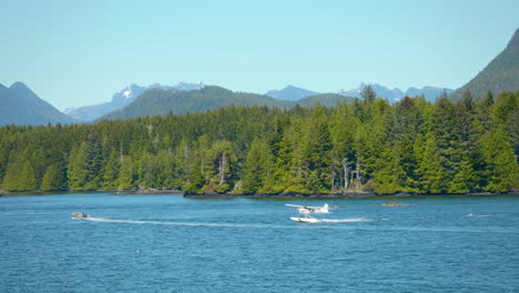 Plane-landing-on-water-in-Vancouver-Island