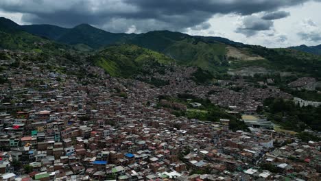 Mind-blowing-drone-shot-over-Comuna-13-in-Medellin