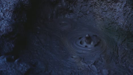 Mud-bubbles-in-geothermal-pool,-Rotorua,-New-Zealand