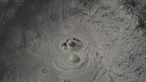 Bubbling-mud-circles-create-a-mesmerizing-and-captivating-spectacle
