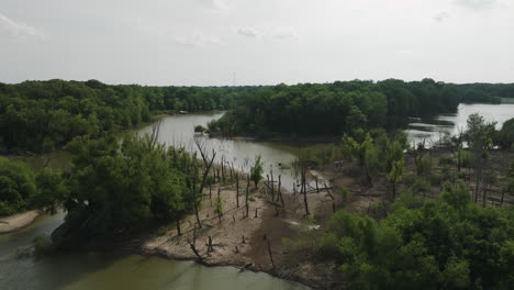 Nature-Landscape-Of-Twin-City-Riverfront-Park-In-Arkansas,-USA
