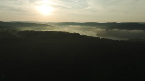 Peaceful-Scenery-Of-Sunrise-At-Lake-Fort-Smith-In-Arkansas,-USA---aerial-shot