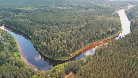 Lettischer-Fluss-Gauja-In-Der-Nähe-Von-Sietiņieza
