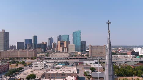 Establishing-drone-shot-of-Fort-Worth,-Texas