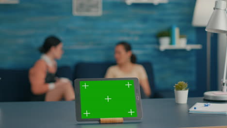 Isolated-digital-tablet-with-mock-up-green-screen-chroma-key-display