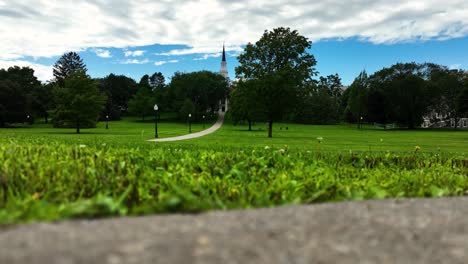 Middlebury-College's-green-space-for-students