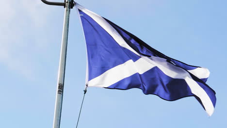 Nationalflagge-Schottlands-Im-Wind