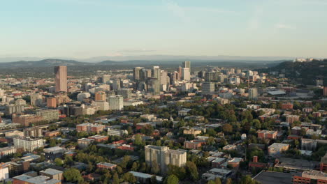 Aerial-shot-towards-downtown-Portland