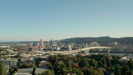 Aerial-shot-towards-central-Portland-from-green-North-East-neighbourhood