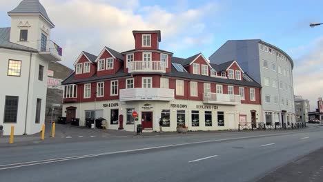 Edificio-Del-Puerto-De-Reykjavík-En-Islandia