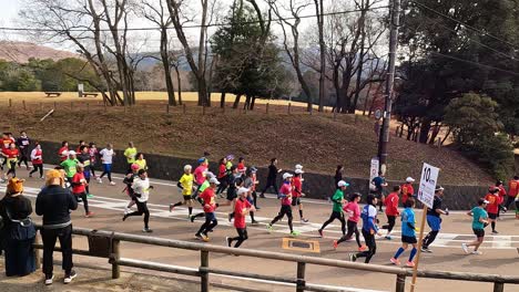 Nara-Marathon-Im-Tempelbezirk,-Dezember-2022