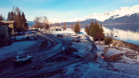 4K-Drohnenvideo-Von-Schneebedeckten-Bergen-Rund-Um-Seward,-Alaska-Im-Winter
