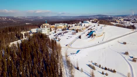 Vídeo-De-Drones-De-4k-De-La-Universidad-De-Alaska-Fairbanks-En-Un-Día-Nevado-De-Invierno