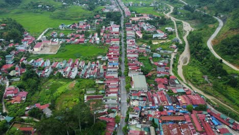The-town-of-Yên-Minh-in-the-Yên-Minh-District,-Ha-Giang,-Vietnam