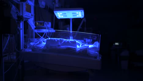 Fragile-newborn-in-neonatal-incubator
