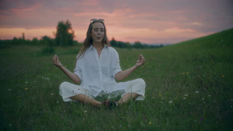 Woman-Yoga-Contemplation