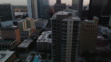 Aerial-view-around-the-Catalyst´s-apartment-in-downtown-Houston,-sunset-in-Texas,-USA